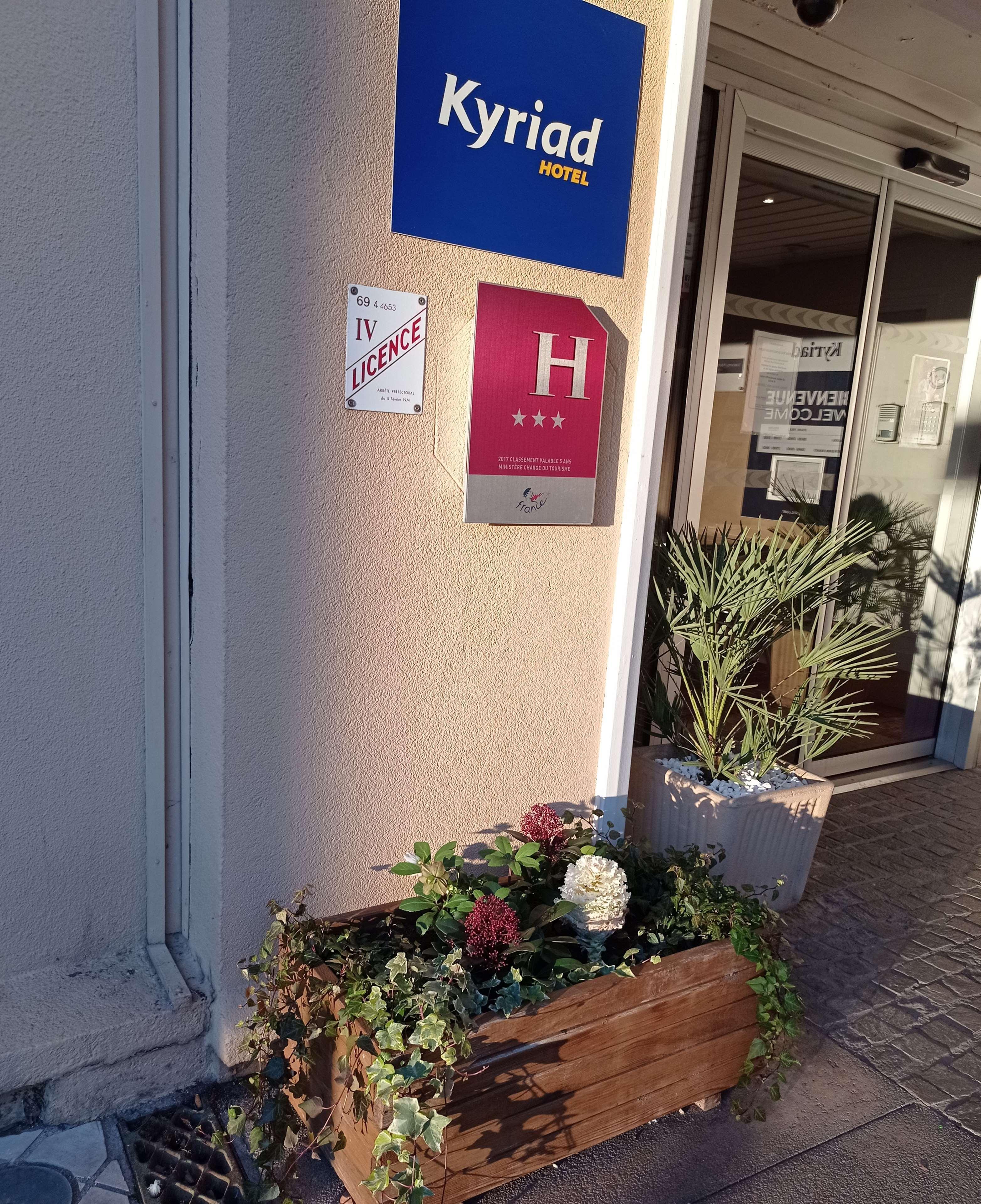 Kyriad Villefranche Sur Saone Zewnętrze zdjęcie
